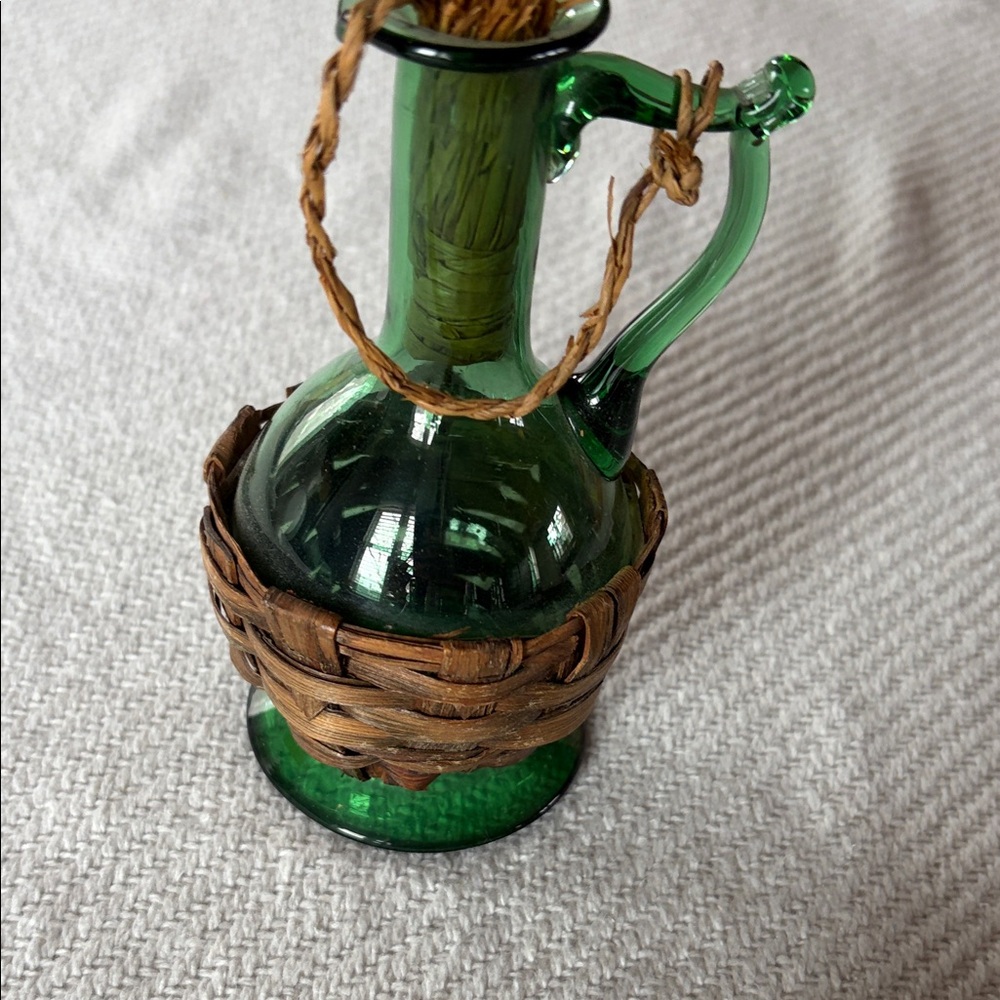 Lot of 5 VINTAGE Mini Chianti Wine Bottles Salt Pepper Table Decor Italian - Picture 7 of 10